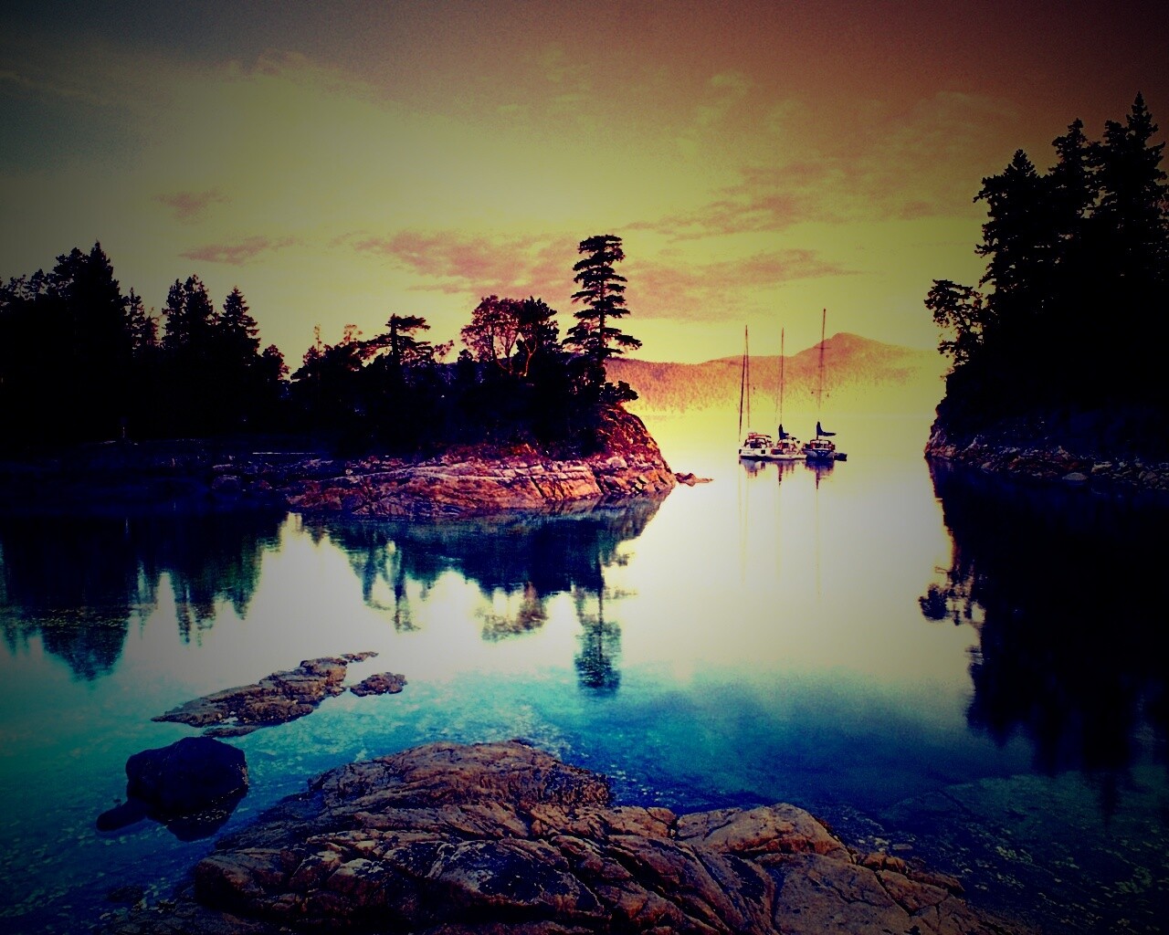 Яхты в заливе обои