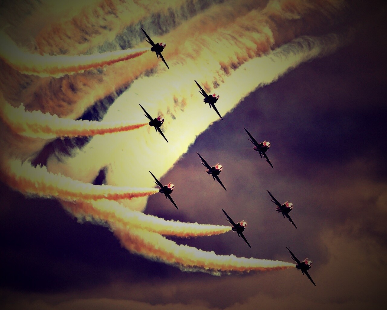 Красивая эскадра самолетов на авиашоу обои