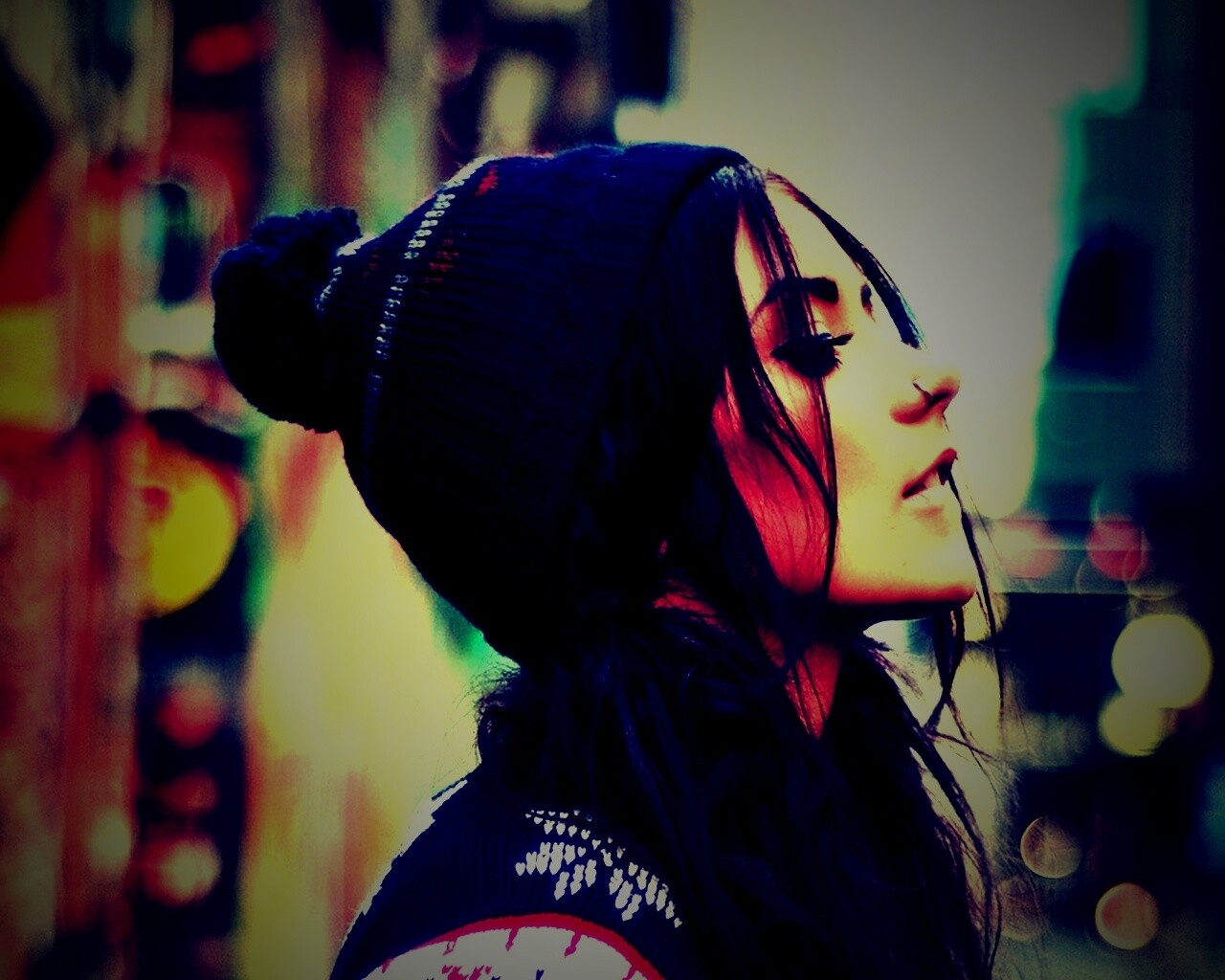 Девушка в шапке обои