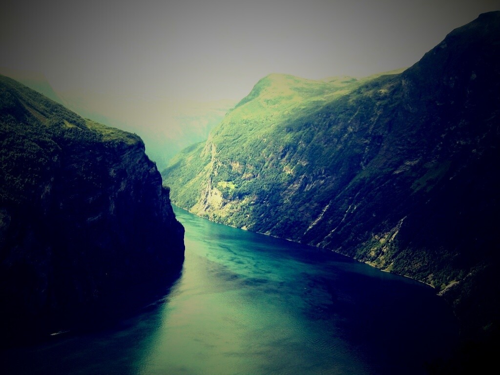 Горная река обои