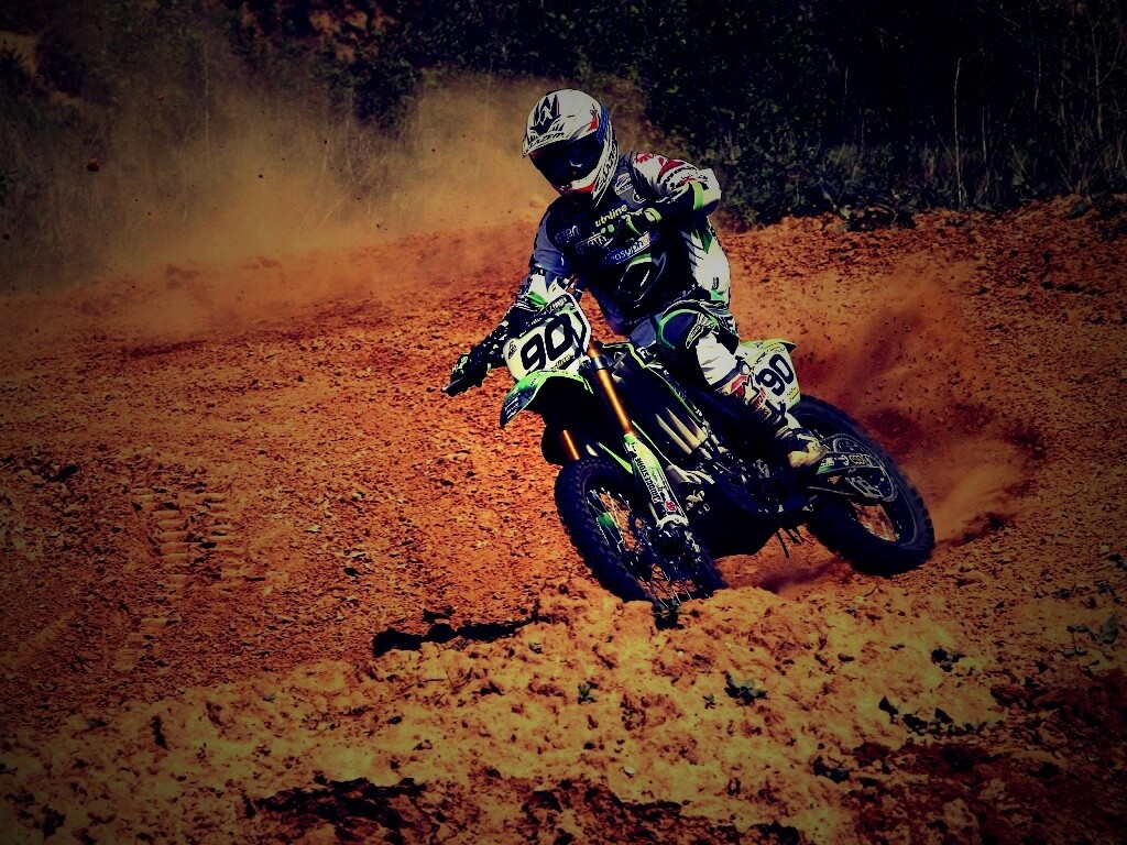 На мототреке обои