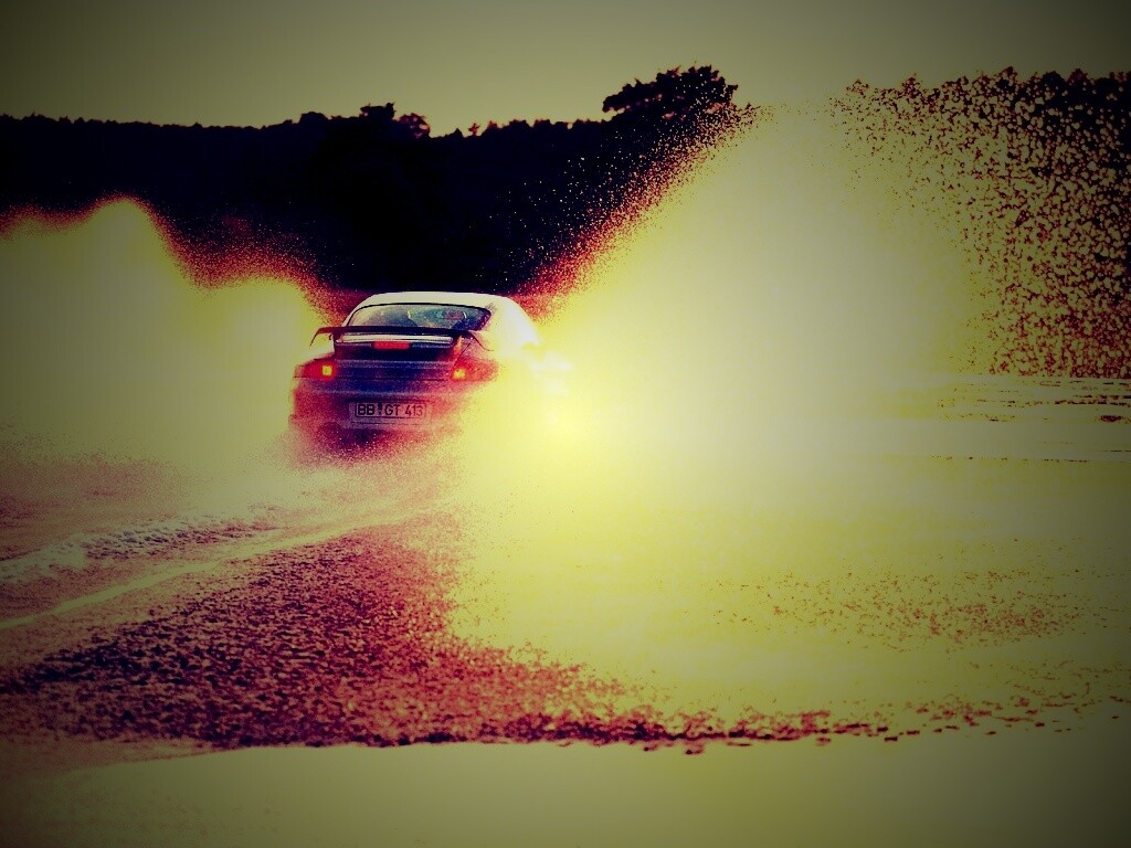 Брызги из под колес обои