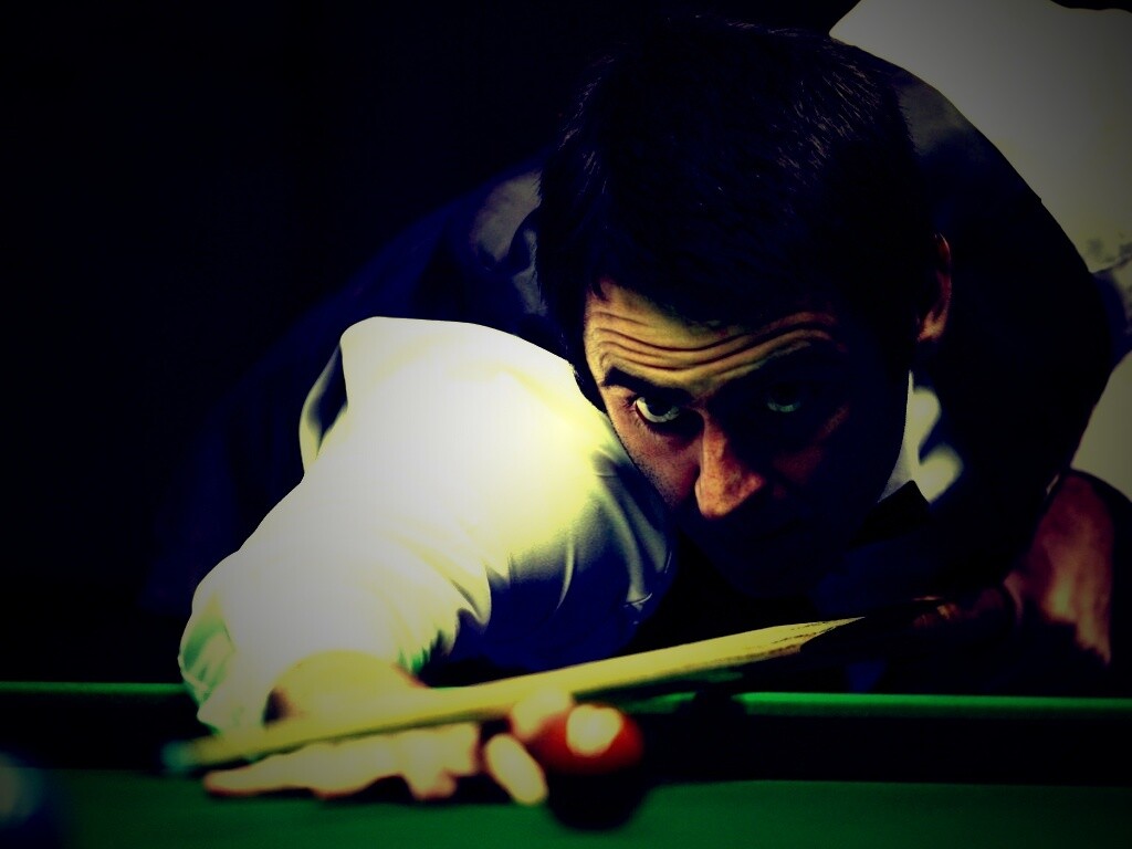 Игрок в бильярд обои