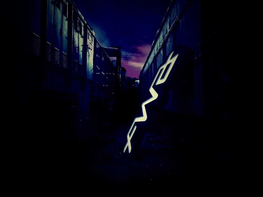 Упавшая вывеска обои