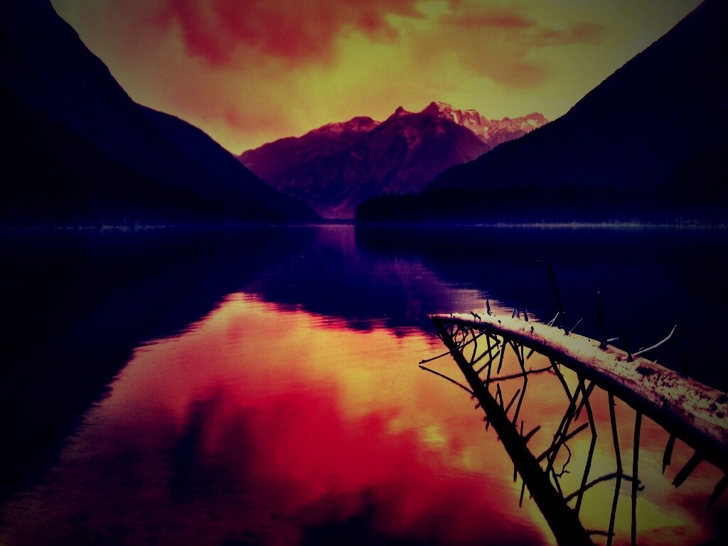 Горное озеро обои