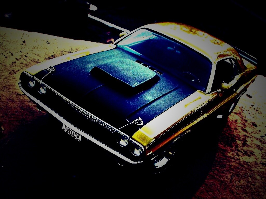 Додж на  каменистой поверхности обои