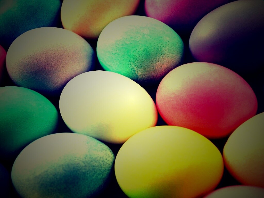 Яркие пасхальные яйца обои