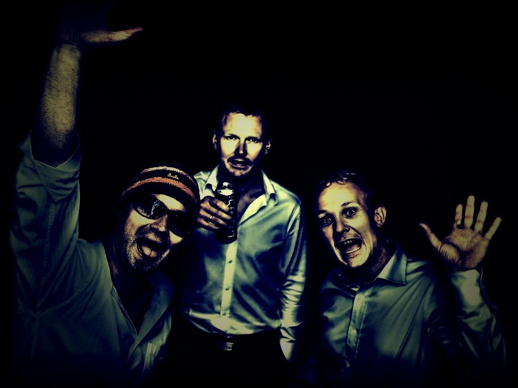 Колоритная тройка обои