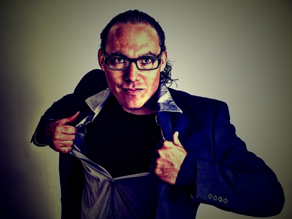 Спешит на помощь обои