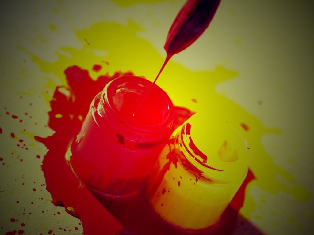 Баночки с краской обои