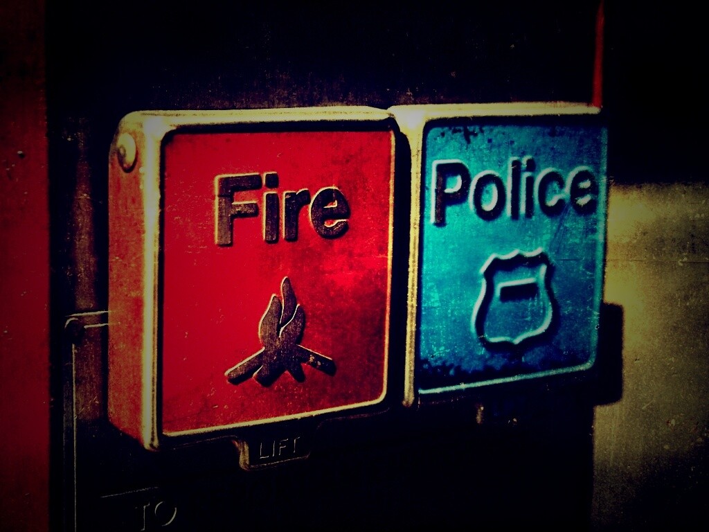 "Экстренные" кнопки обои