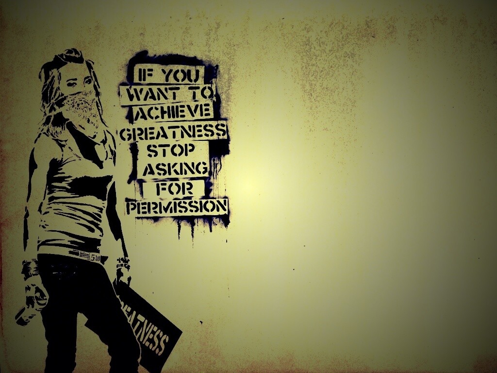 Девушка с баллончиком обои