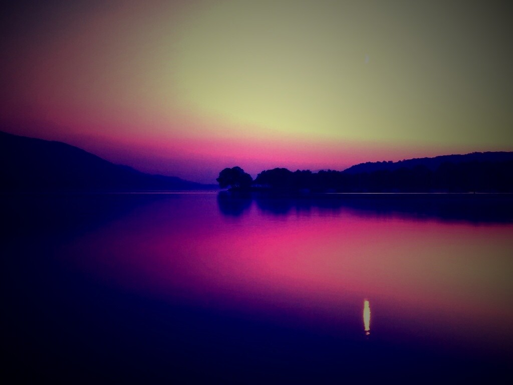 Сумерки над озером обои