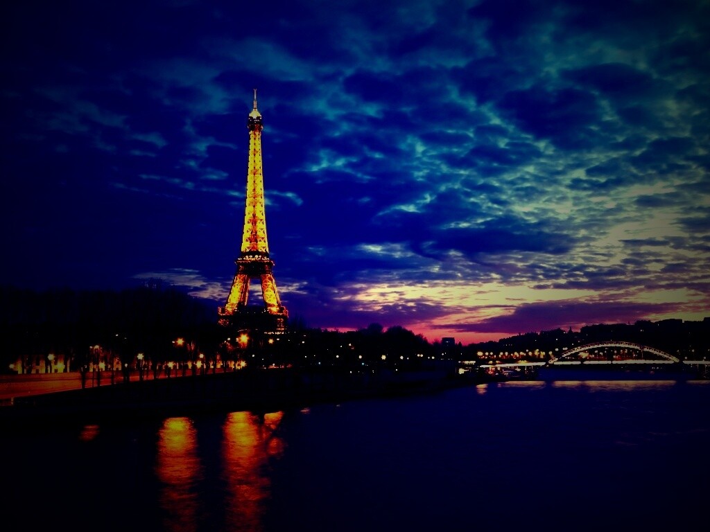 Эйфелева башня в Париже обои
