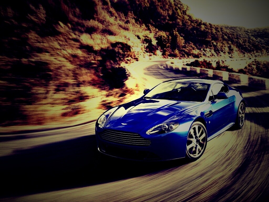 Синий Aston Martin обои