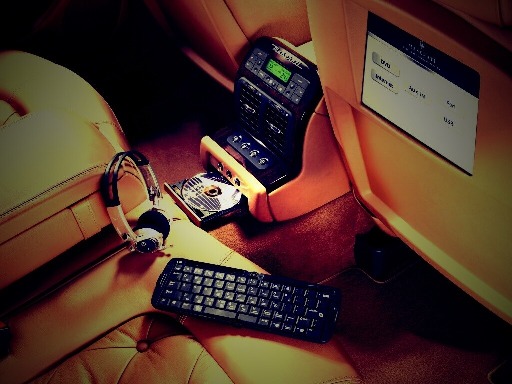 Салон Quattroporte обои