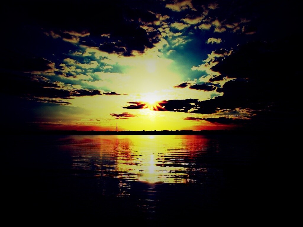 Закат над озером обои