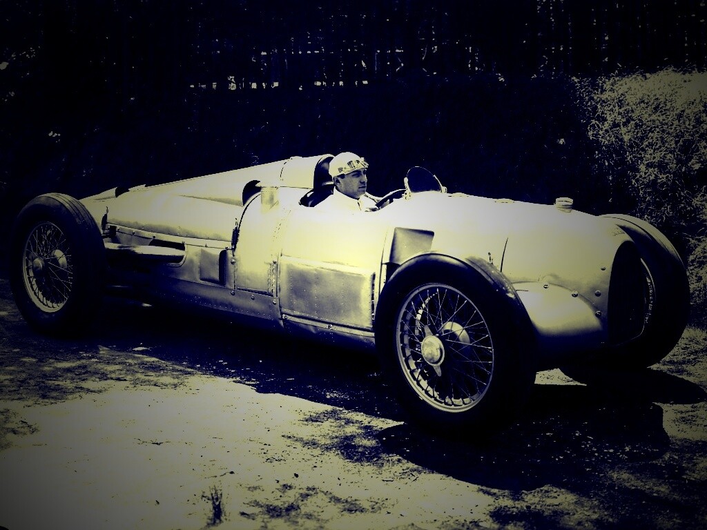 Старинный гоночный автомобиль обои