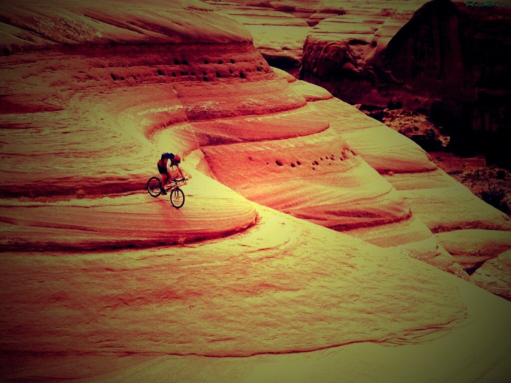 Опасный спуск на велосипеде обои