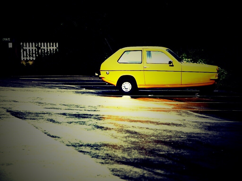 Трёхколёсный ретро автомобиль обои