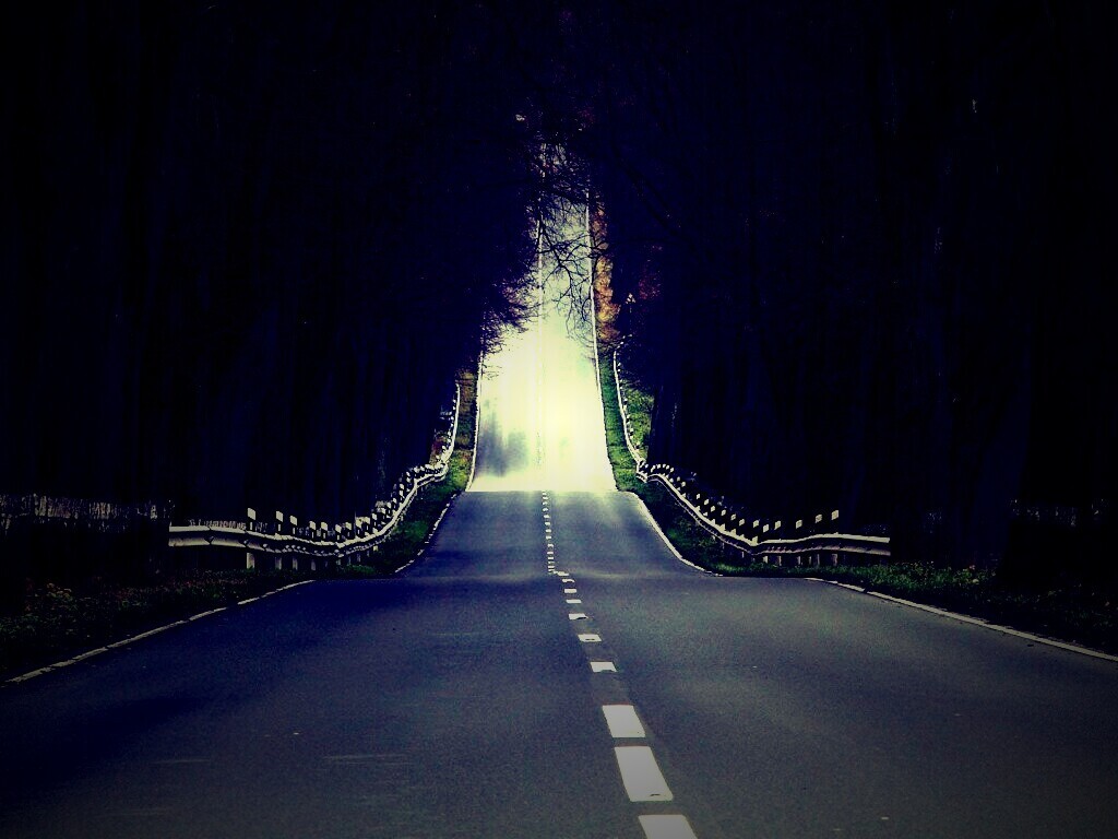 Дорога уходит ввысь обои