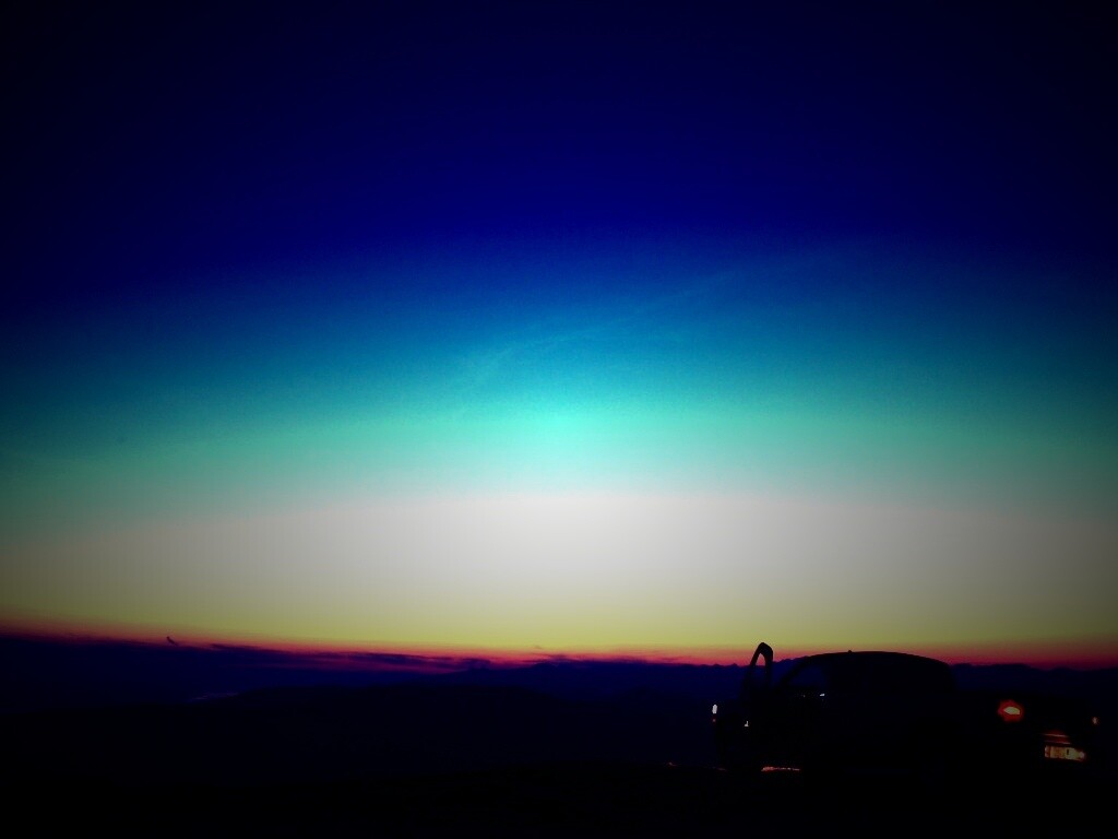 Авто на фоне заката обои