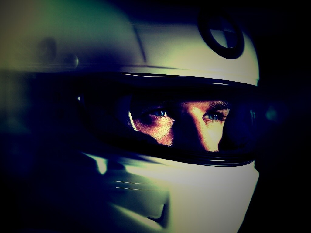 Гонщик BMW обои