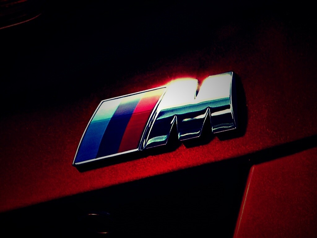 Логотип BMW M1 Series обои