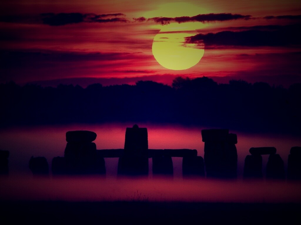 Стоунхэндж в утреннем тумане обои