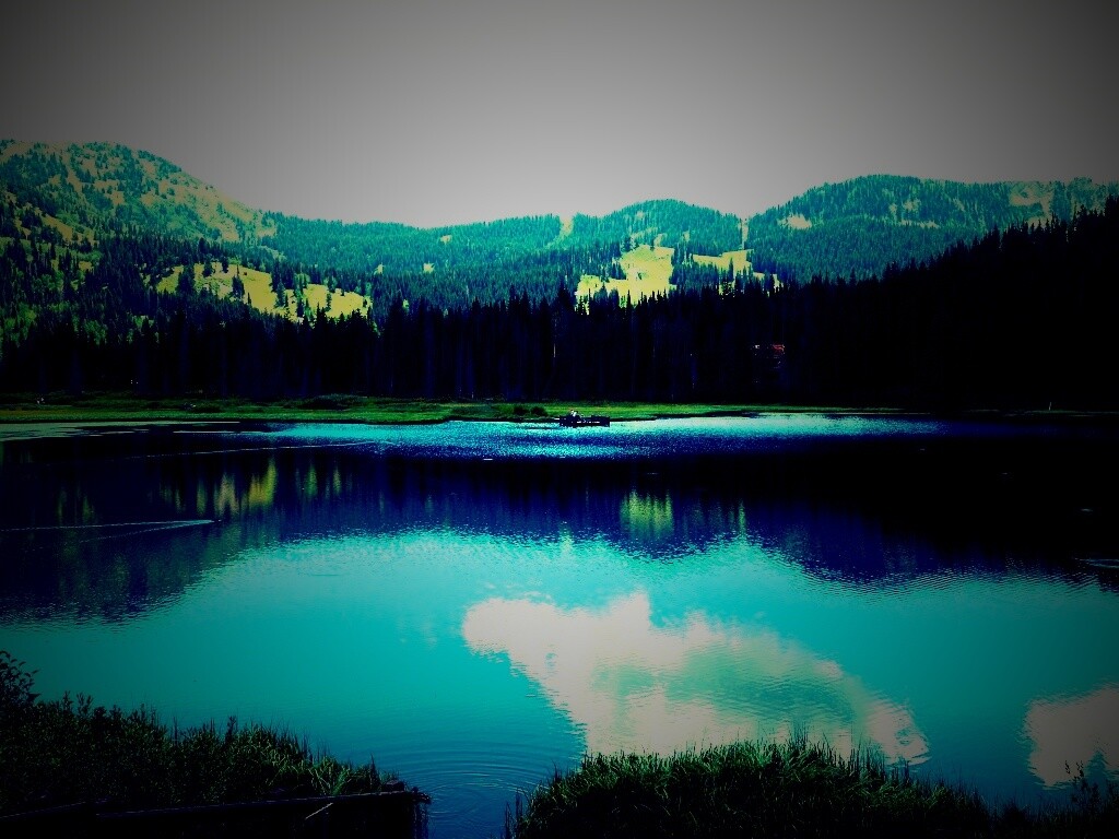 Горное озеро обои