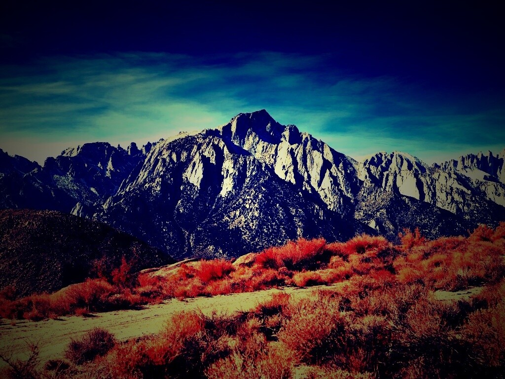 Горы у пустыни обои