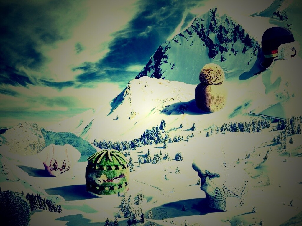 Прикольные шапки на горных вершинах обои