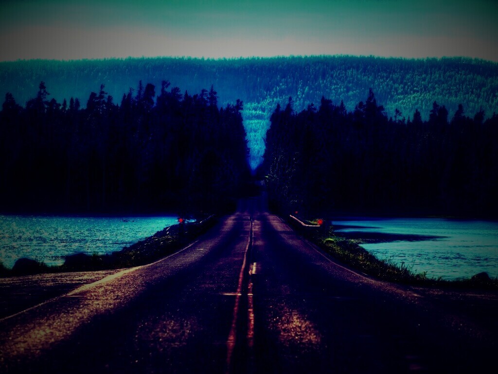 Дорога через озеро обои