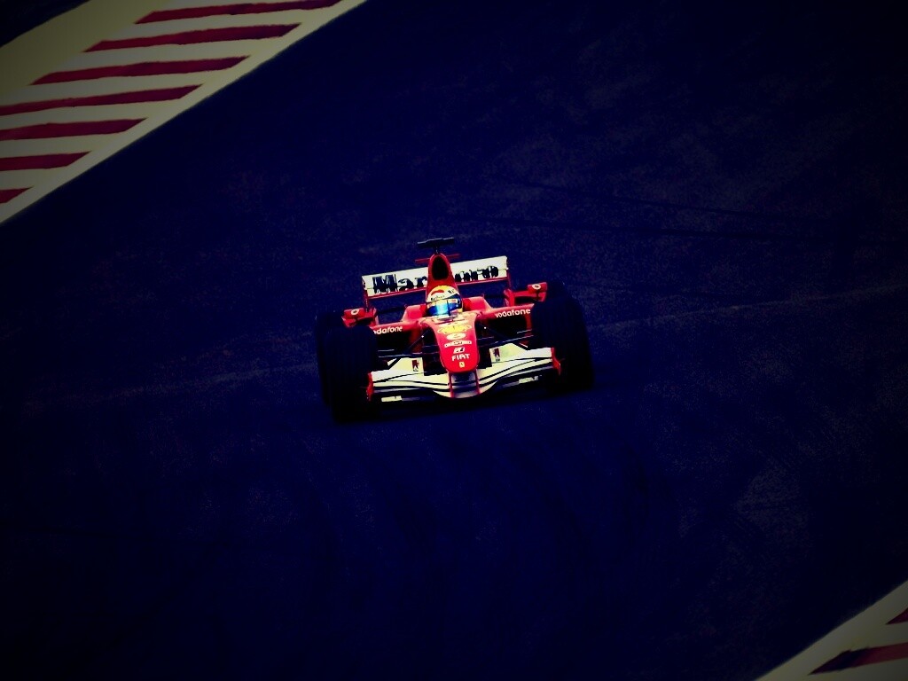 Болид на тарссе обои