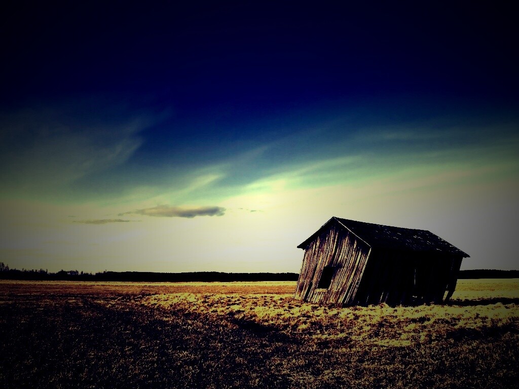 Покосившийся сарай обои