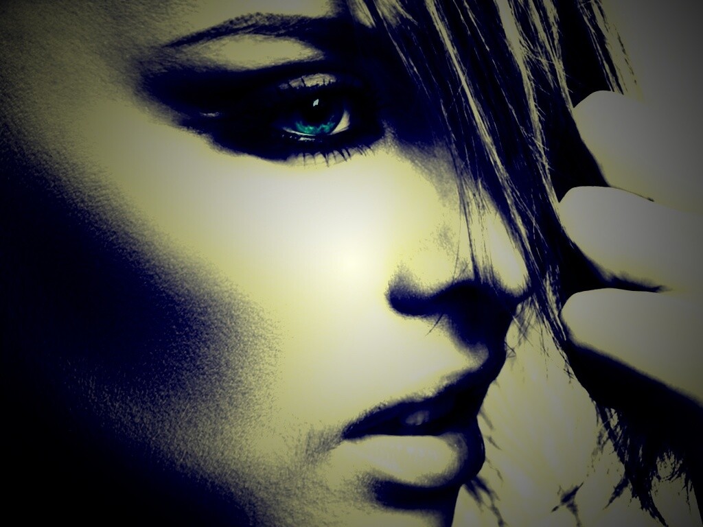 Глаза цвета моря обои