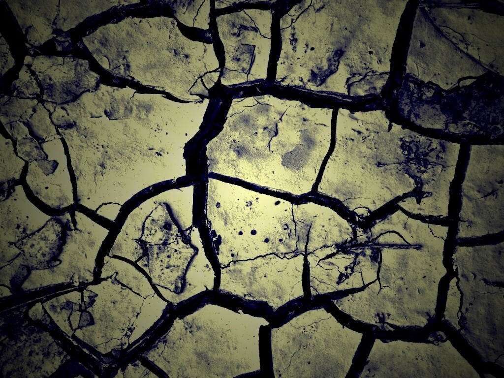 Сухая растрескавшаяся глина обои