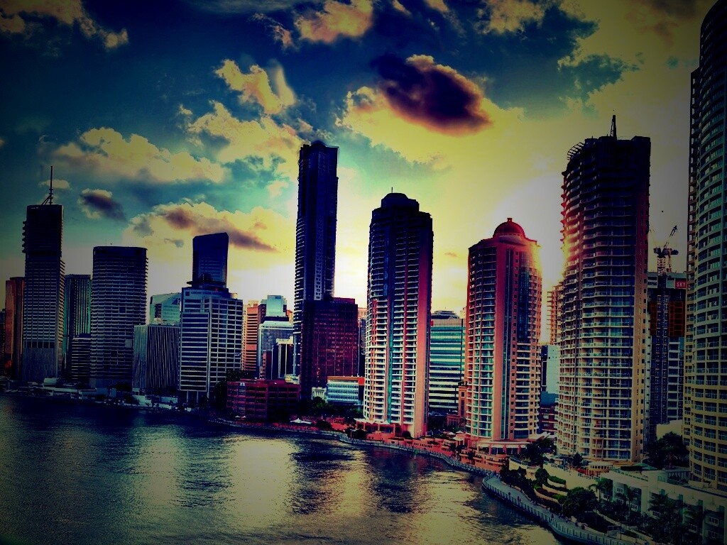 Город на берегу обои