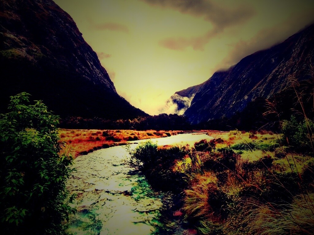 Горная река обои