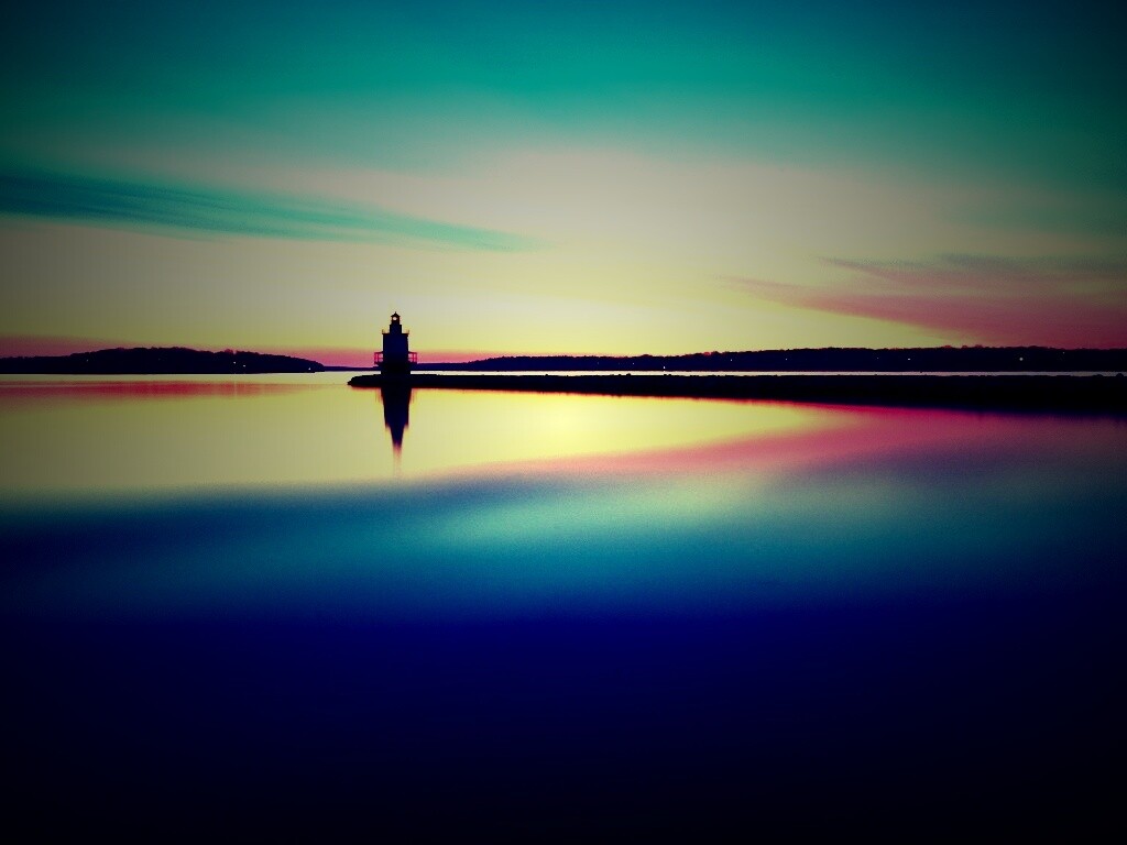 Маяк и его отражение обои