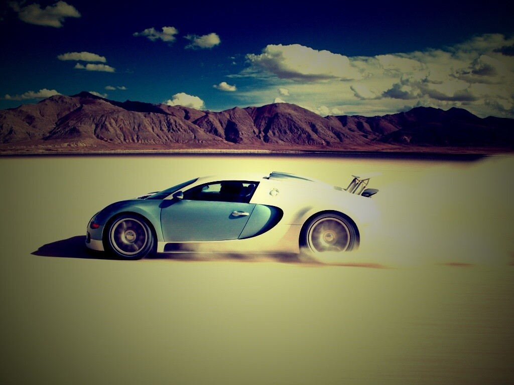 Бугатти в долине обои