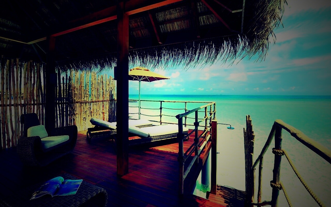 Домик на пляже обои