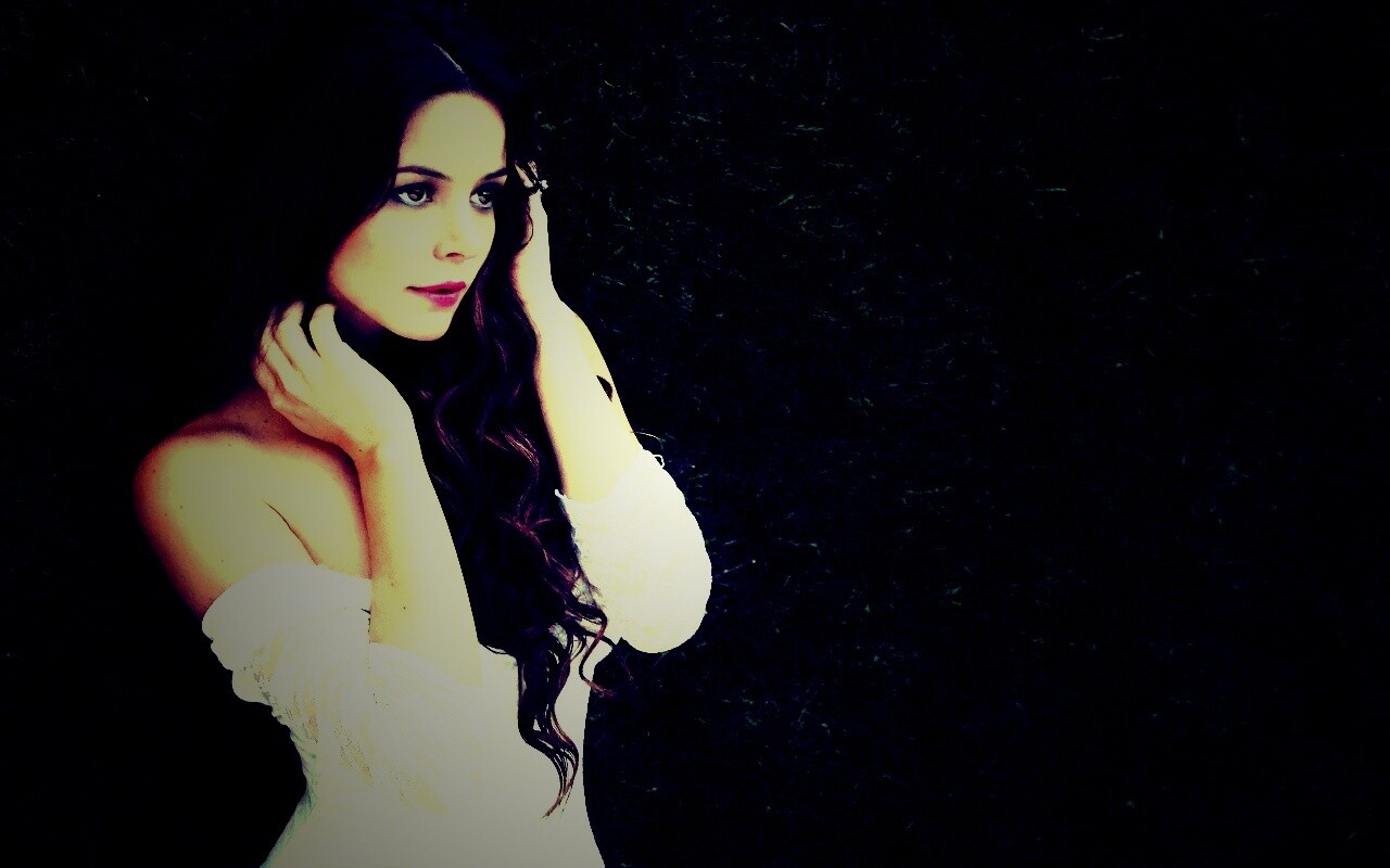 В белом платье обои