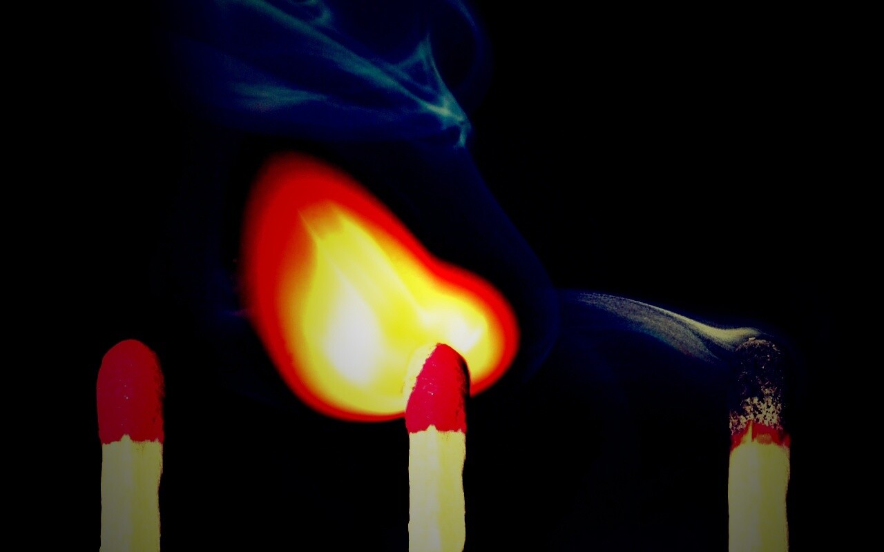 Три состояния спички обои