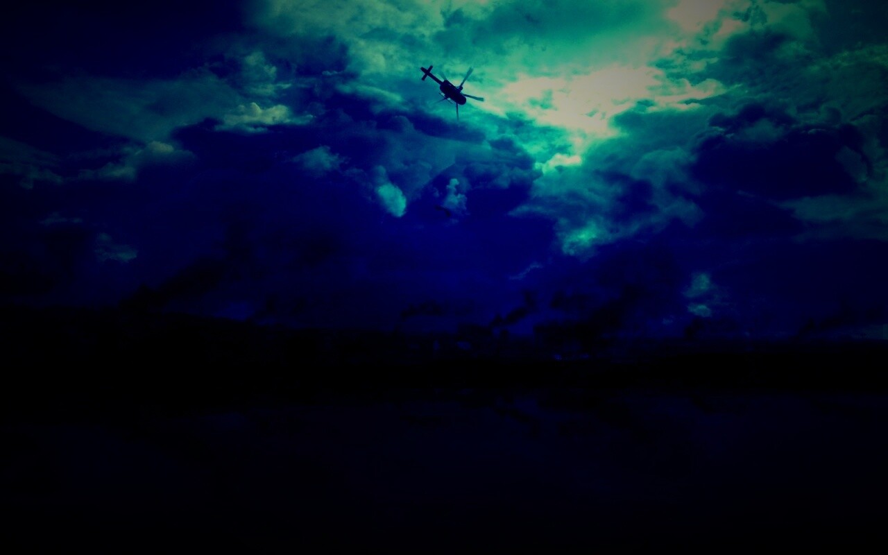 Дымящий город обои