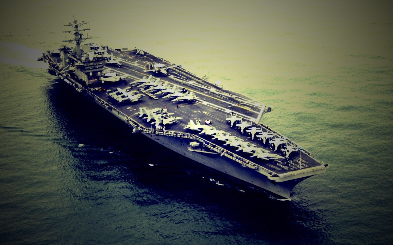 Авианосец в море обои