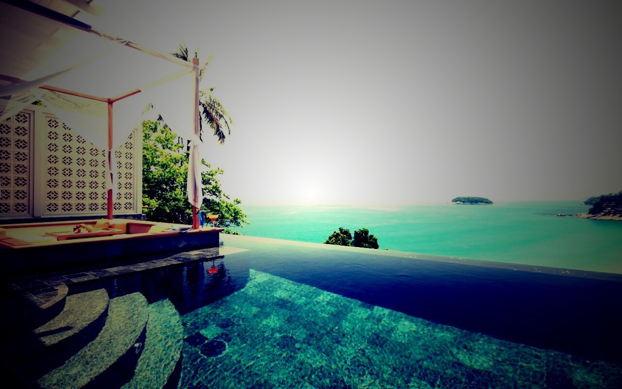 Бассейн на берегу моря обои