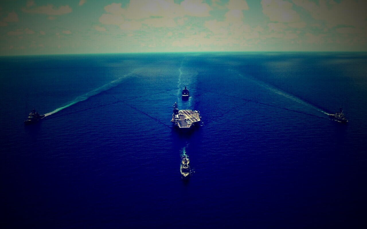 Авианосец с эскортом обои