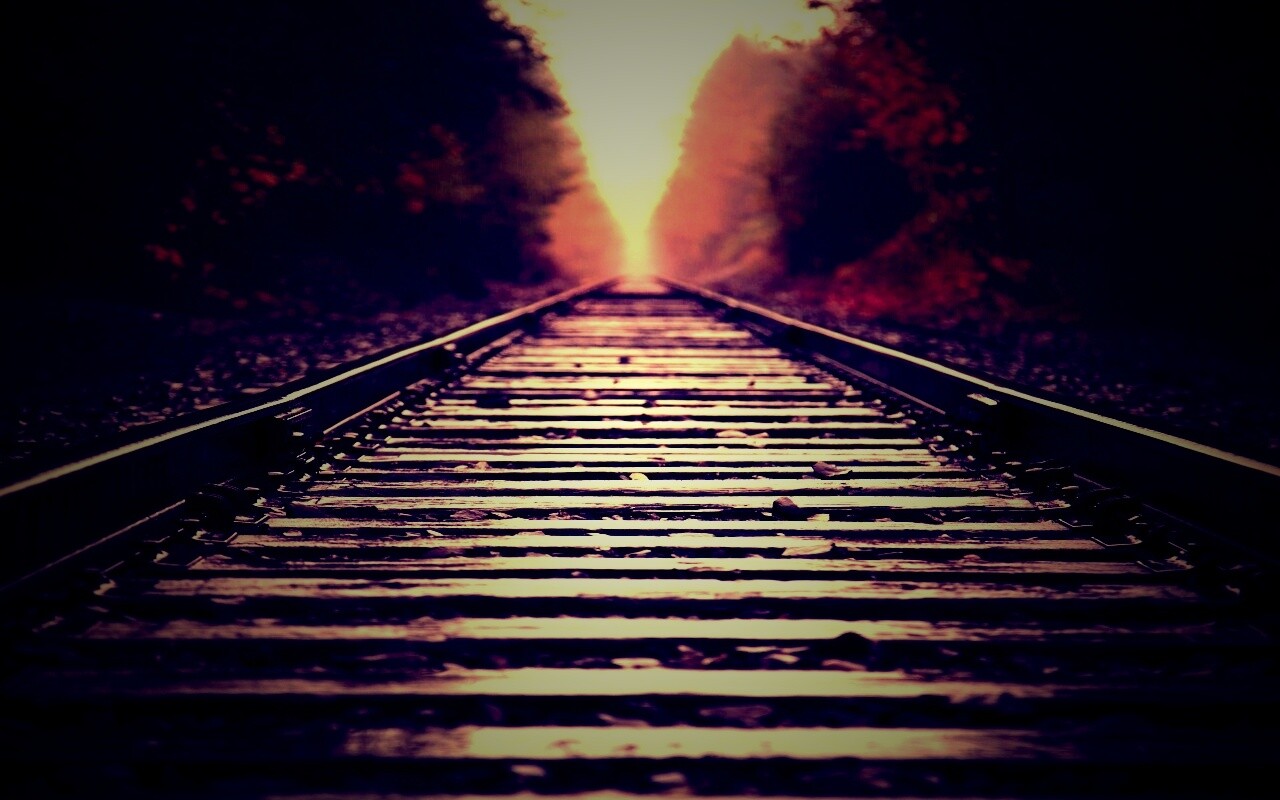 Железная дорога после дождя обои