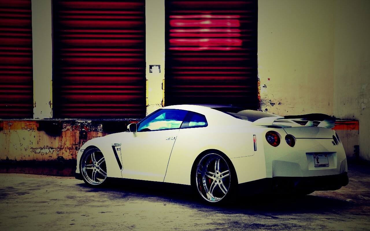 Спортивный Nissan обои